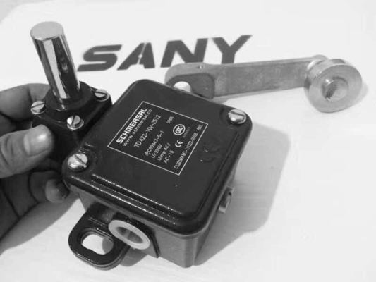 B241200001150 Limit Switch TD422-10y-1801/2512-1 Schmersal for SANY SY5271